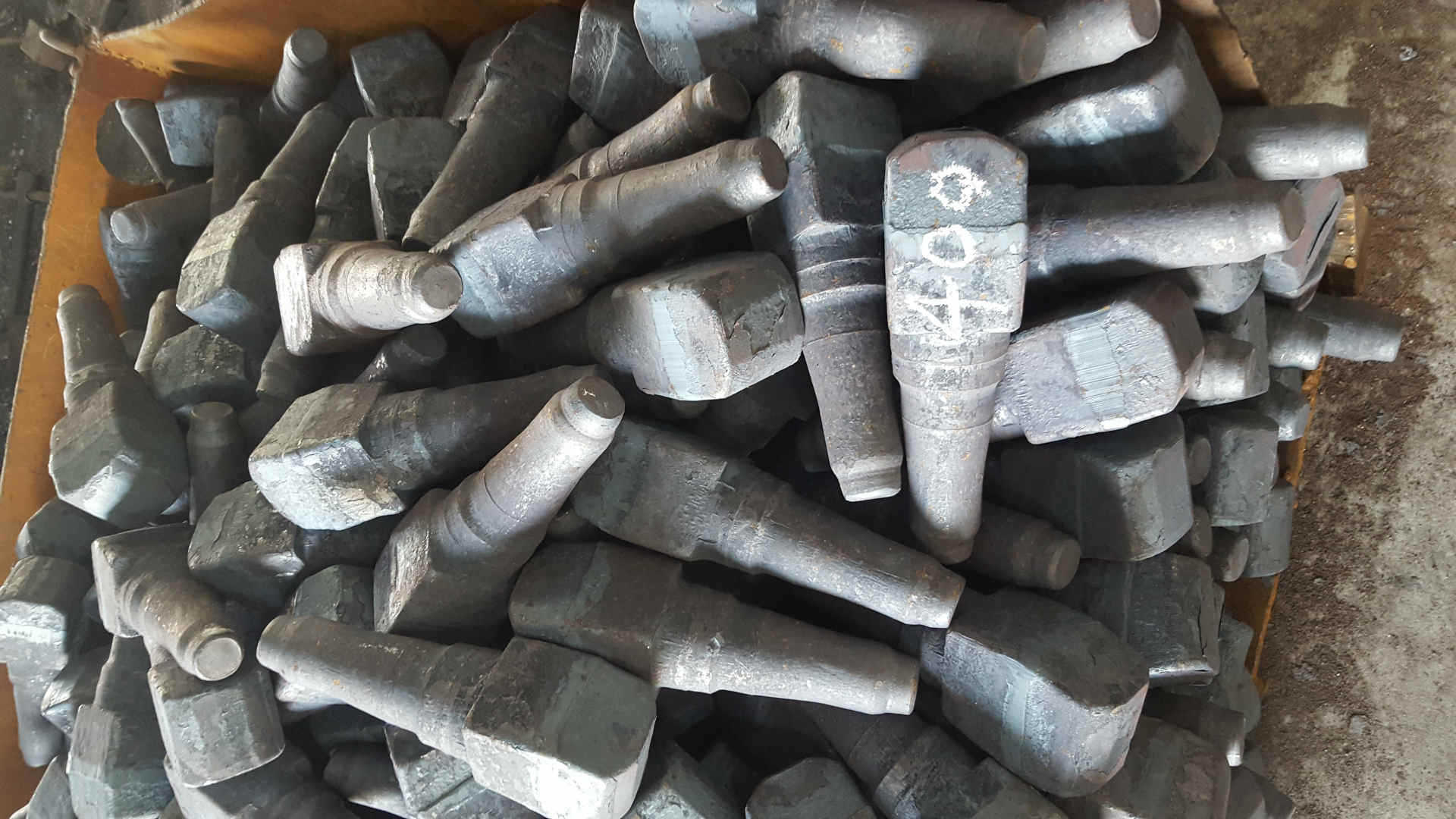 羊角轴  锻造羊角轴  转向轮轴    羊角轴锻件  羊角轴毛坯