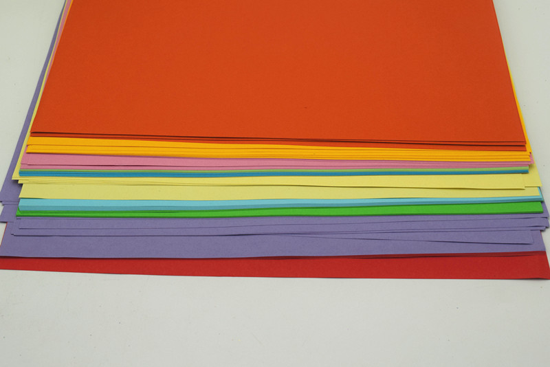 低价销售a4彩色复印纸广告用纸环保打印纸各类宣传用纸文具礼品