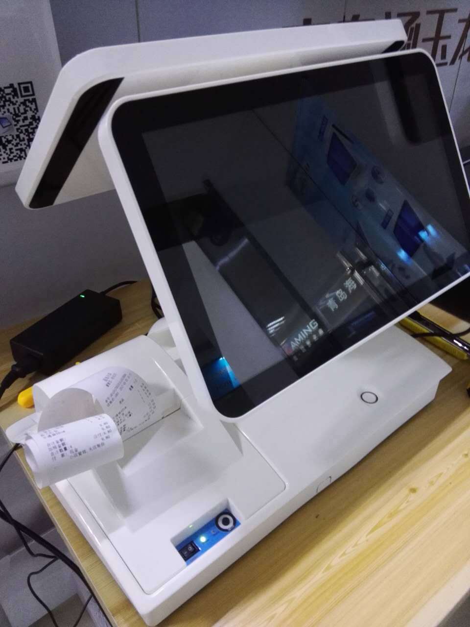 配置决定了收银操作的流畅度,如果买一台二手又低端配置的收银机,操作