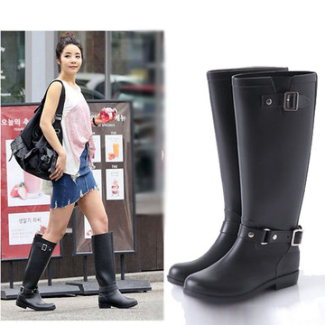 厂家直销外贸时尚雨靴高筒搭扣水鞋雨鞋女式拉链款高档马靴批发