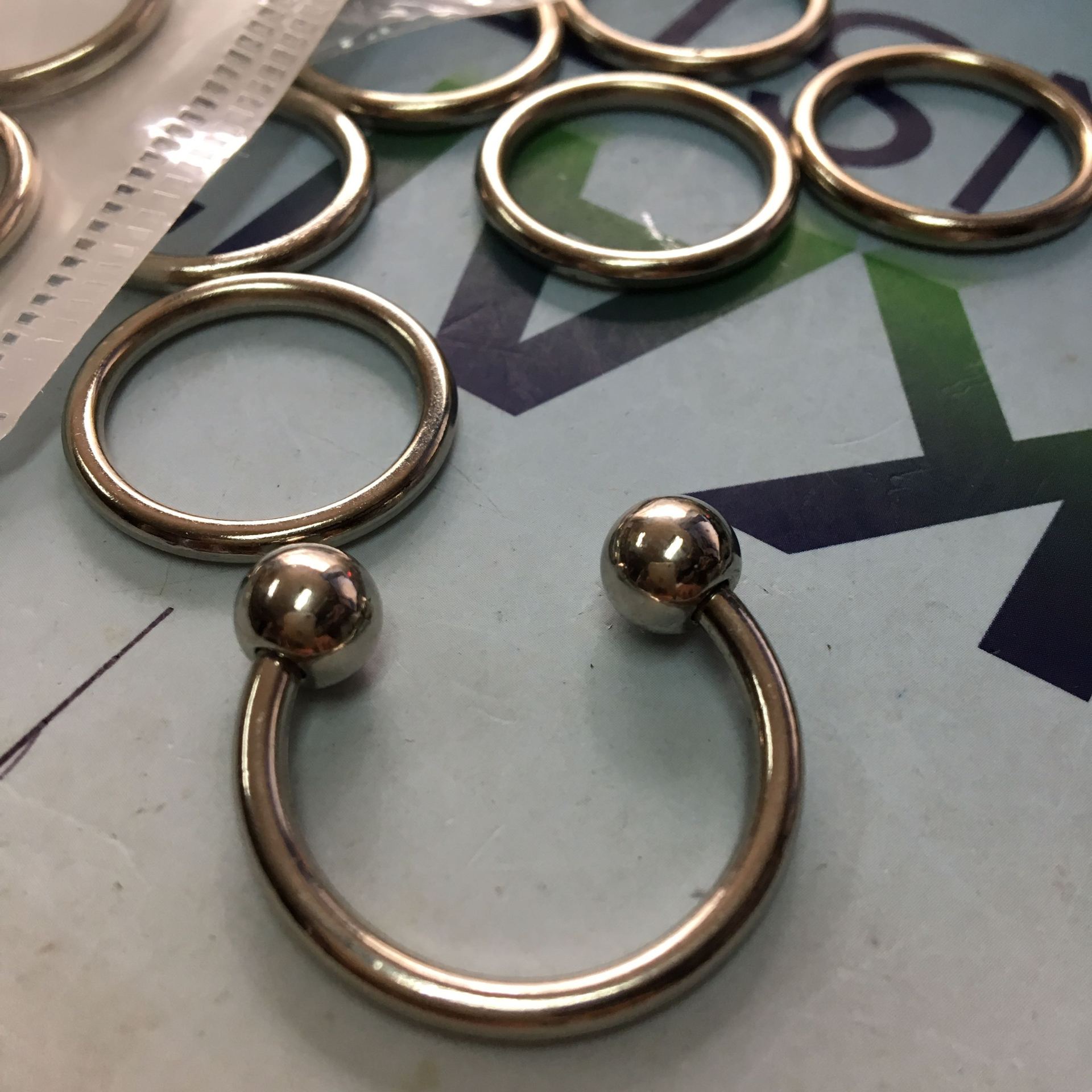 厂家批发铁手镯合金手环游泳衣扣锌合金扣