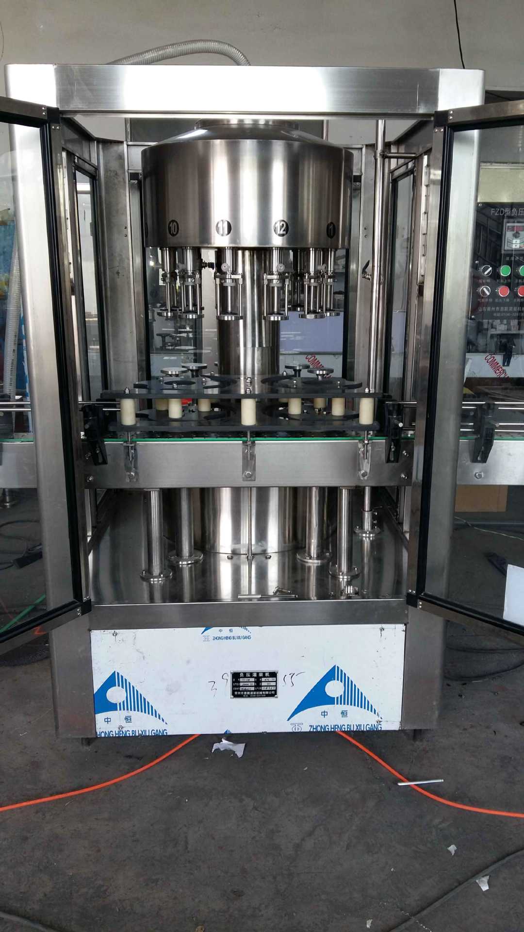 全自动负压葡萄酒果酒灌装机