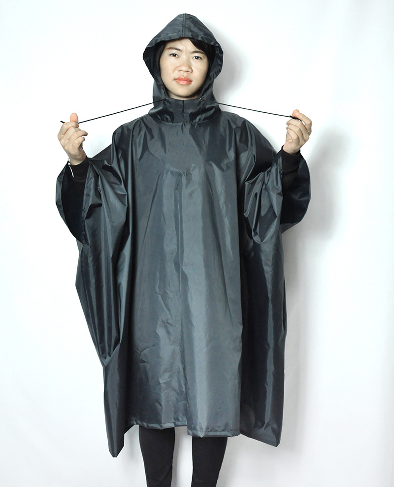 工厂生产涤纶布料pu涂层防雨防风骑行雨披 定做连体成人通用雨披