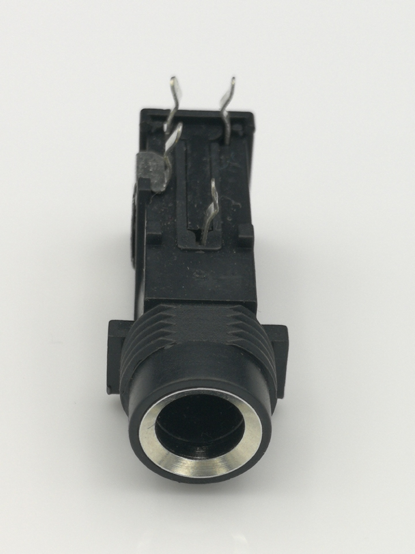 35插口白口 单边四脚 耳机插座6.35mm