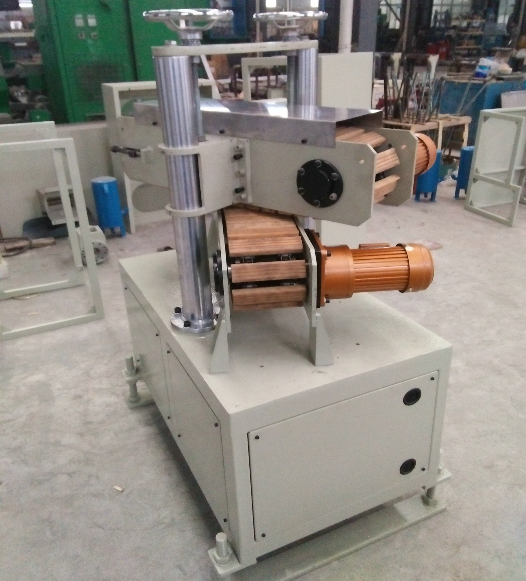 精科专业制造 pvc双色管错位牵引机