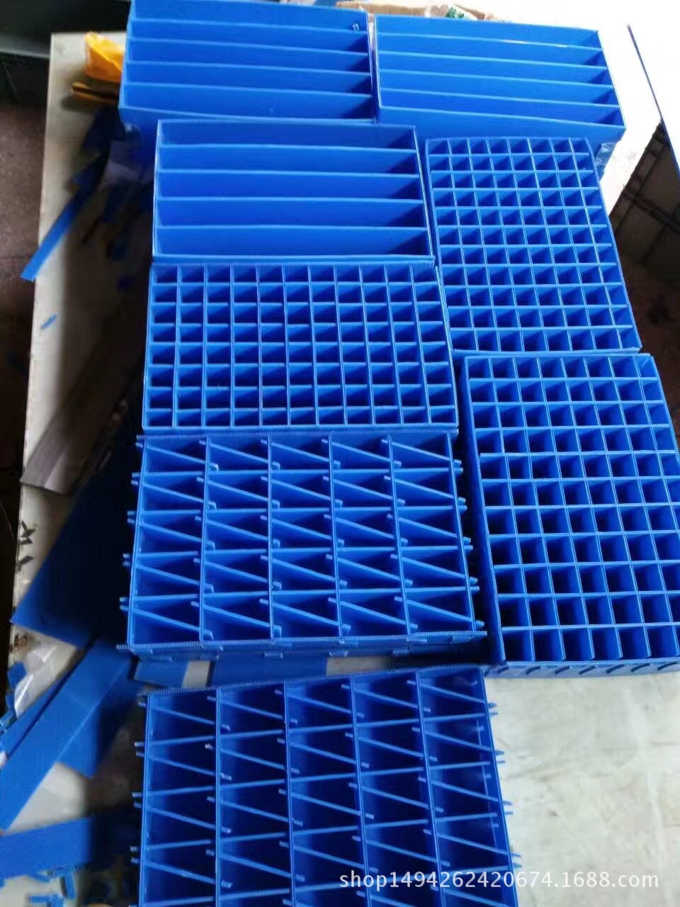 定制pp塑料中空板 食堂隔离塑胶板 食堂防飞沫桌面十字隔板塑胶板