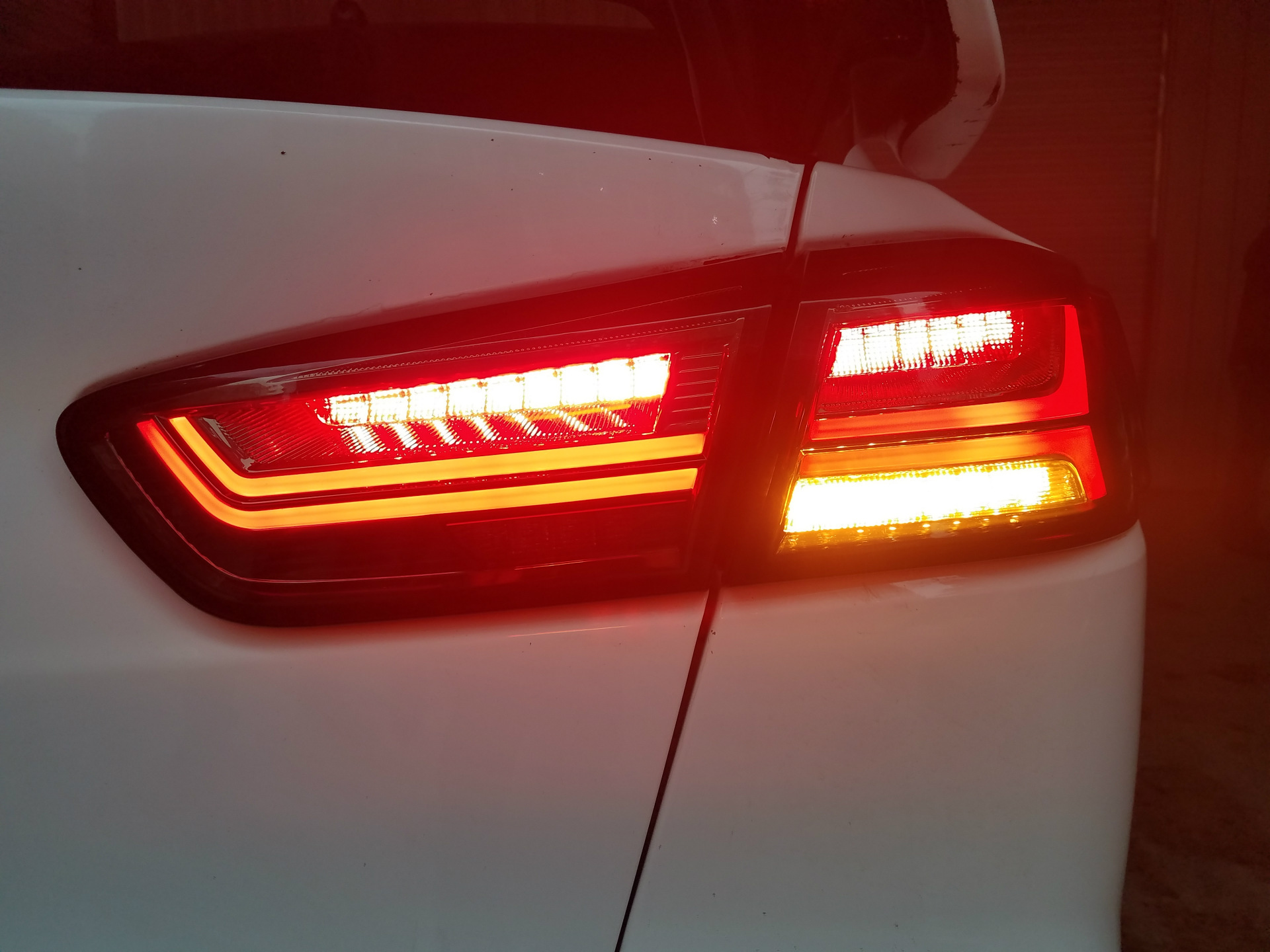 适用于三菱翼神尾灯总成翼神led尾灯流光转向灯汽车led尾灯行车灯