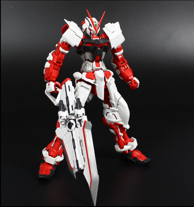 p-009 1/100 mg 红异端高达 王者之剑 带特典一盒2把《送刀架》