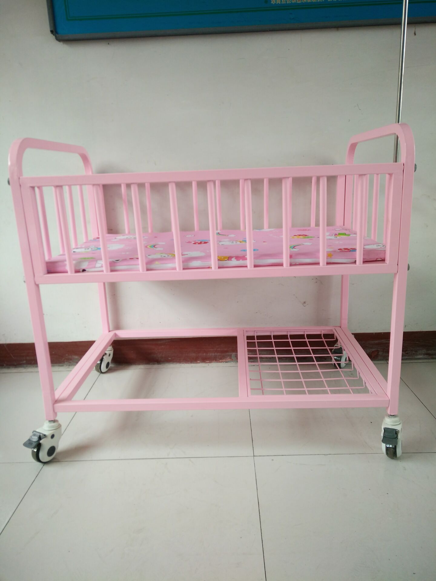 医用护理床 高档钢制儿童病床单摇卡通儿童护理床不锈钢病床