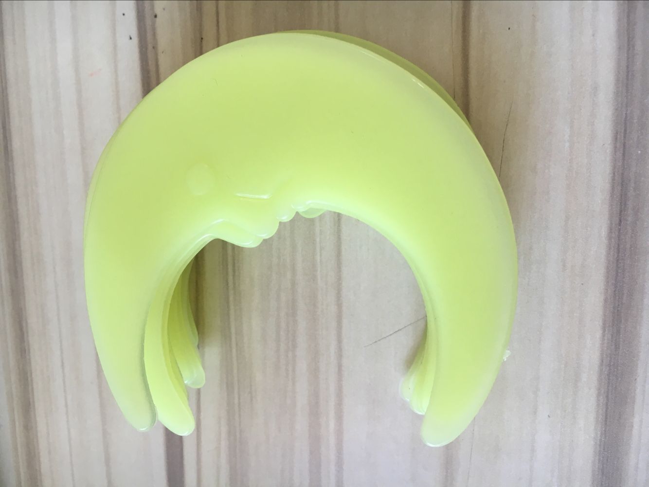 9cm发光月亮夜光贴片塑料立体荧光星星墙贴绿色光10/袋批发