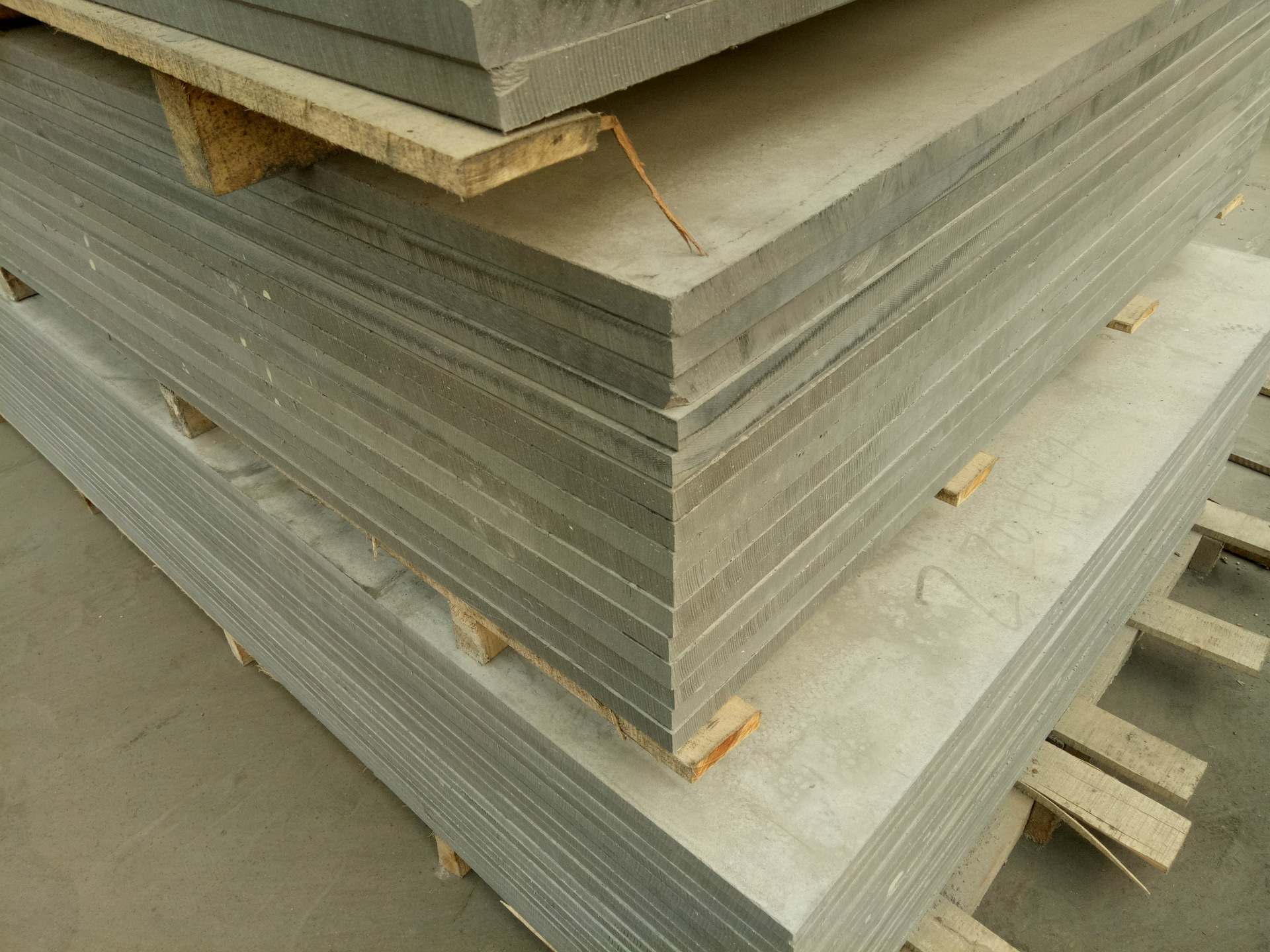 北京玻纤水泥板 水泥压力板的价格