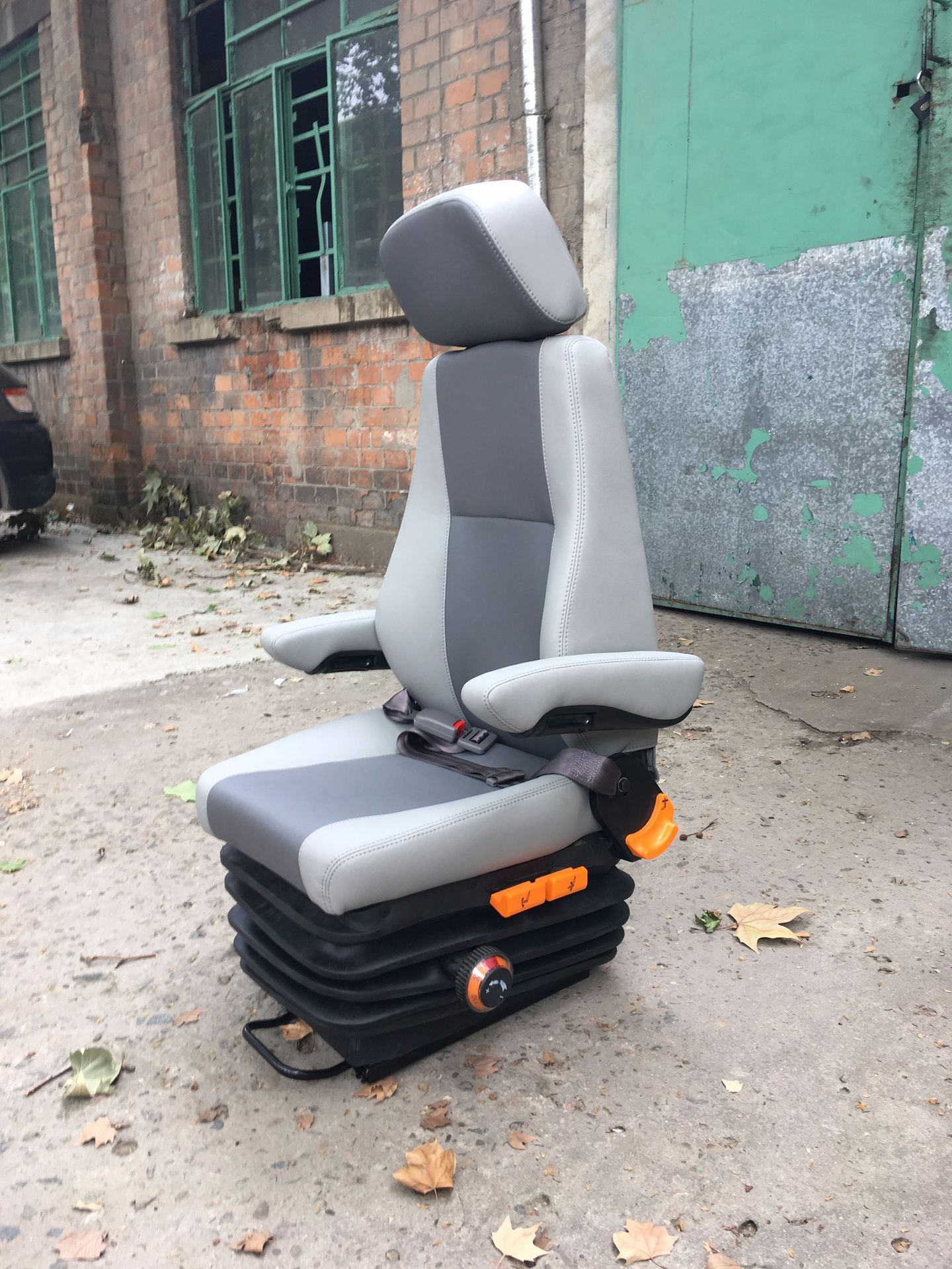 超纤皮工程车司机座椅