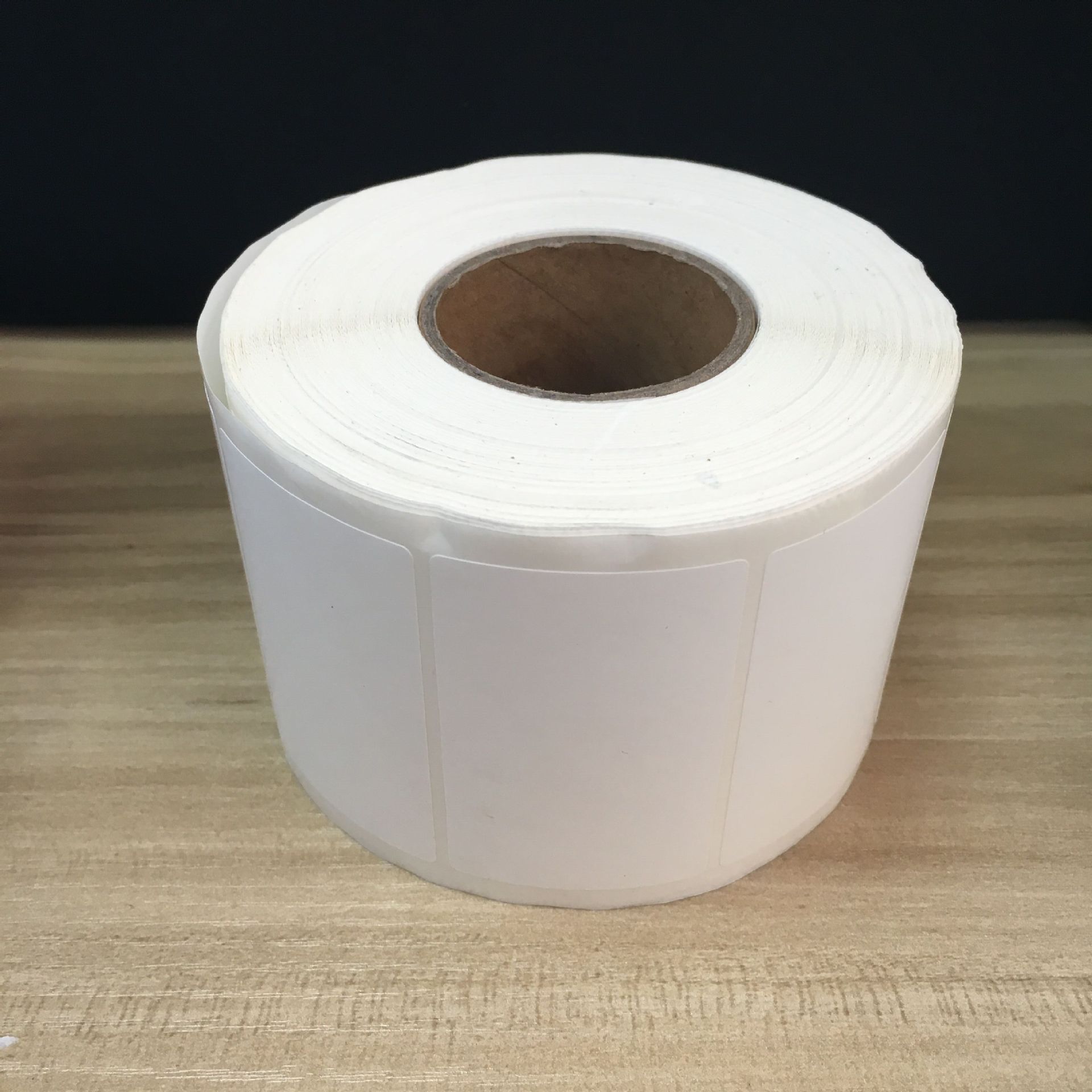 pp合成纸不干胶标签贴纸 卷筒不干胶标签定制 标签贴纸