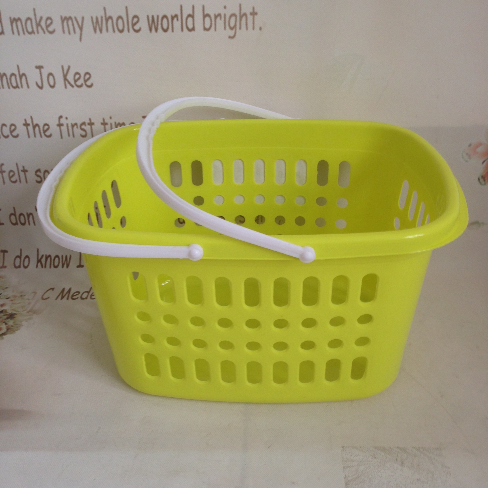 厂家直销新款家用塑料手提篮子 洗澡购物筐子 赠品会销九元店热卖