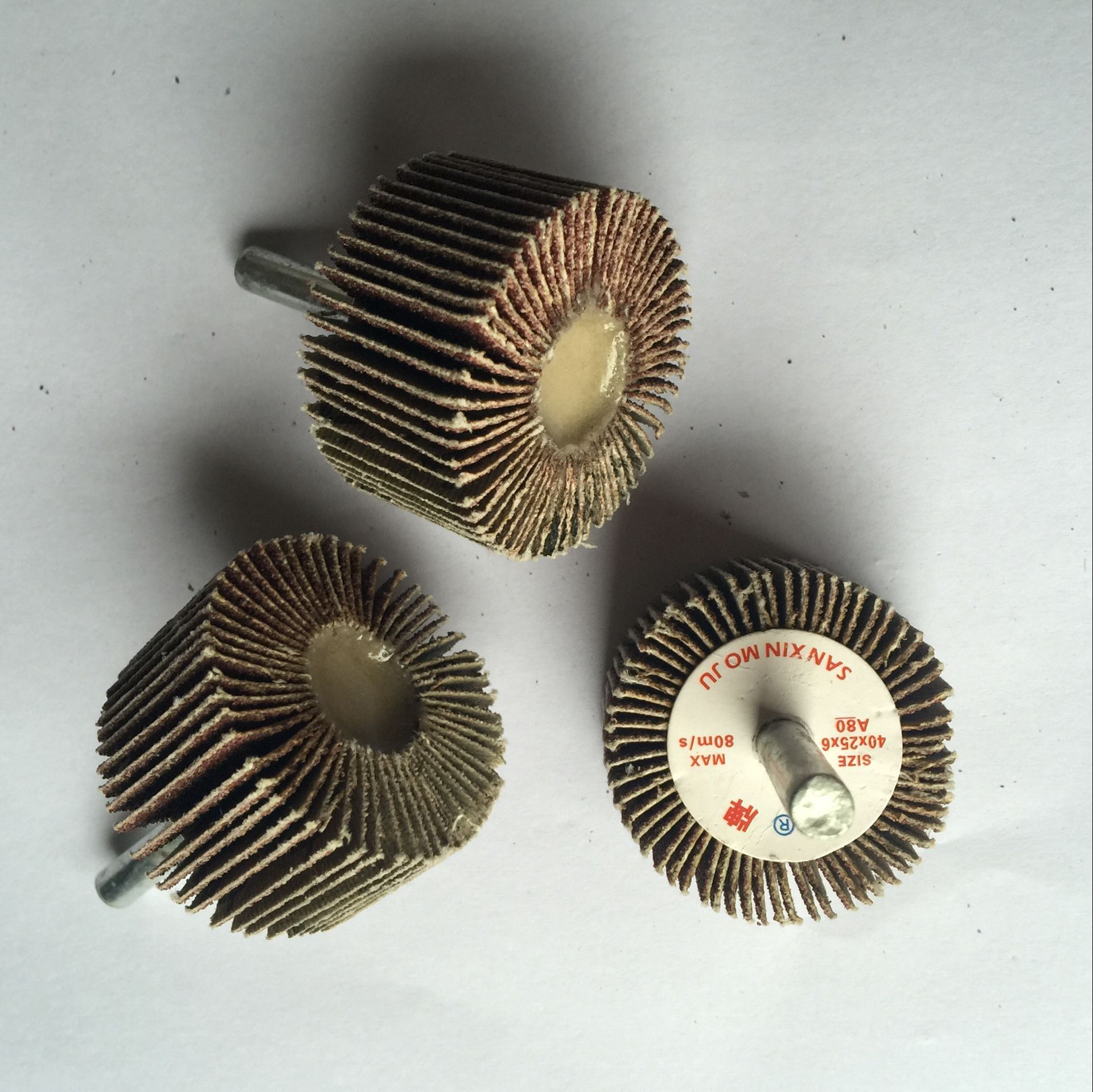 带柄百叶轮磨头40*25*6 百叶磨头 抛光砂纸轮 带柄叶轮 页轮 厂家