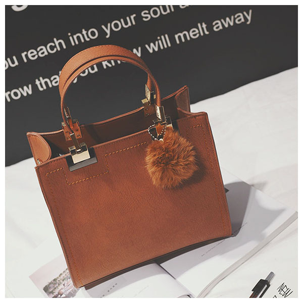 2020 Autumn and Winter New Fur Ball Small Square Bag Women's Bag Simple Handbag New Commuter Shoulder Bag Messenger Bag