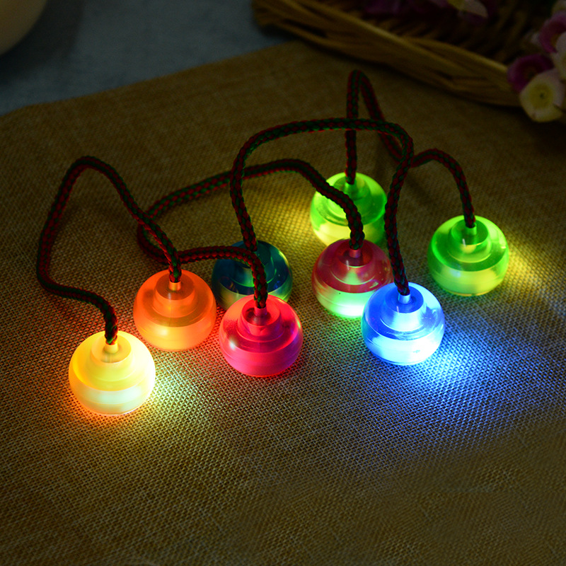 厂家直销陀螺溜溜球炫彩益智玩具 运动休闲塑料陀螺 夜间会亮陀螺