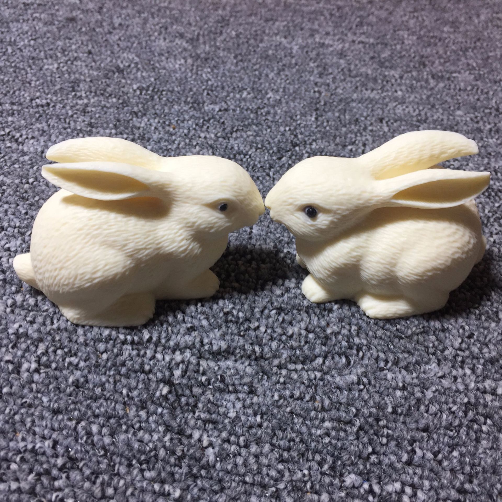 商海象牙果雕刻呆萌生肖小白兔手把件椰子木菩提籽工艺品装饰摆件