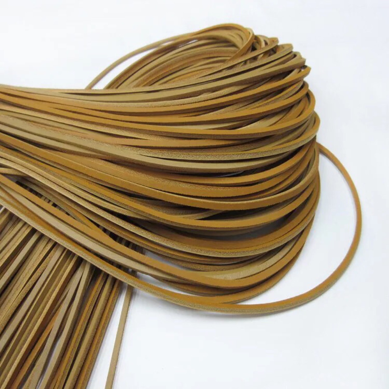 牛皮绳,圆形牛皮绳,方形牛皮绳,牛皮条,牛皮饰品