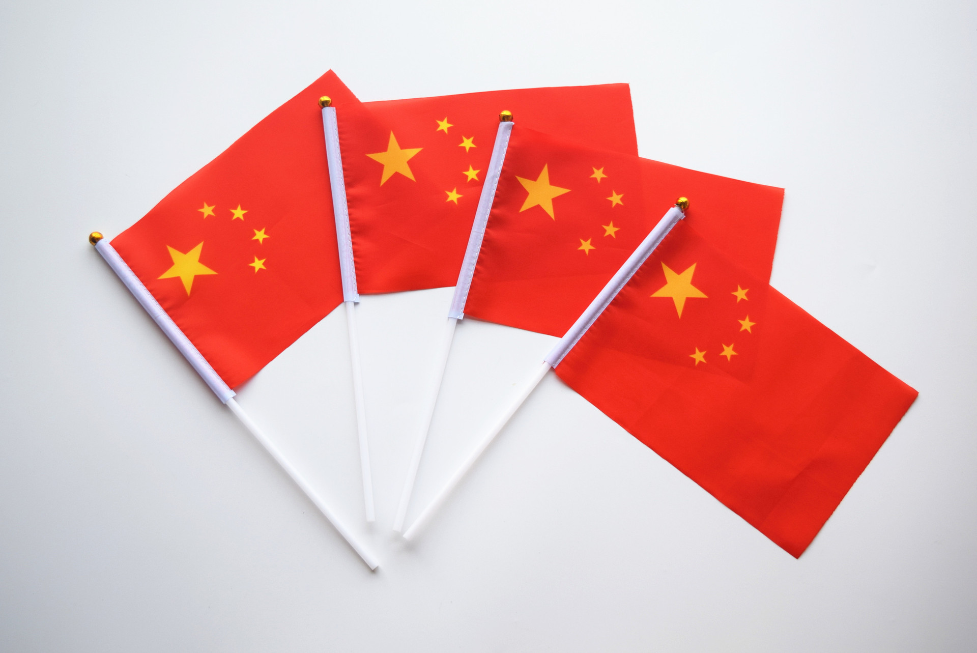 低价销售小号手摇旗国旗国庆五星小红旗彩旗包含旗杆14*21cm