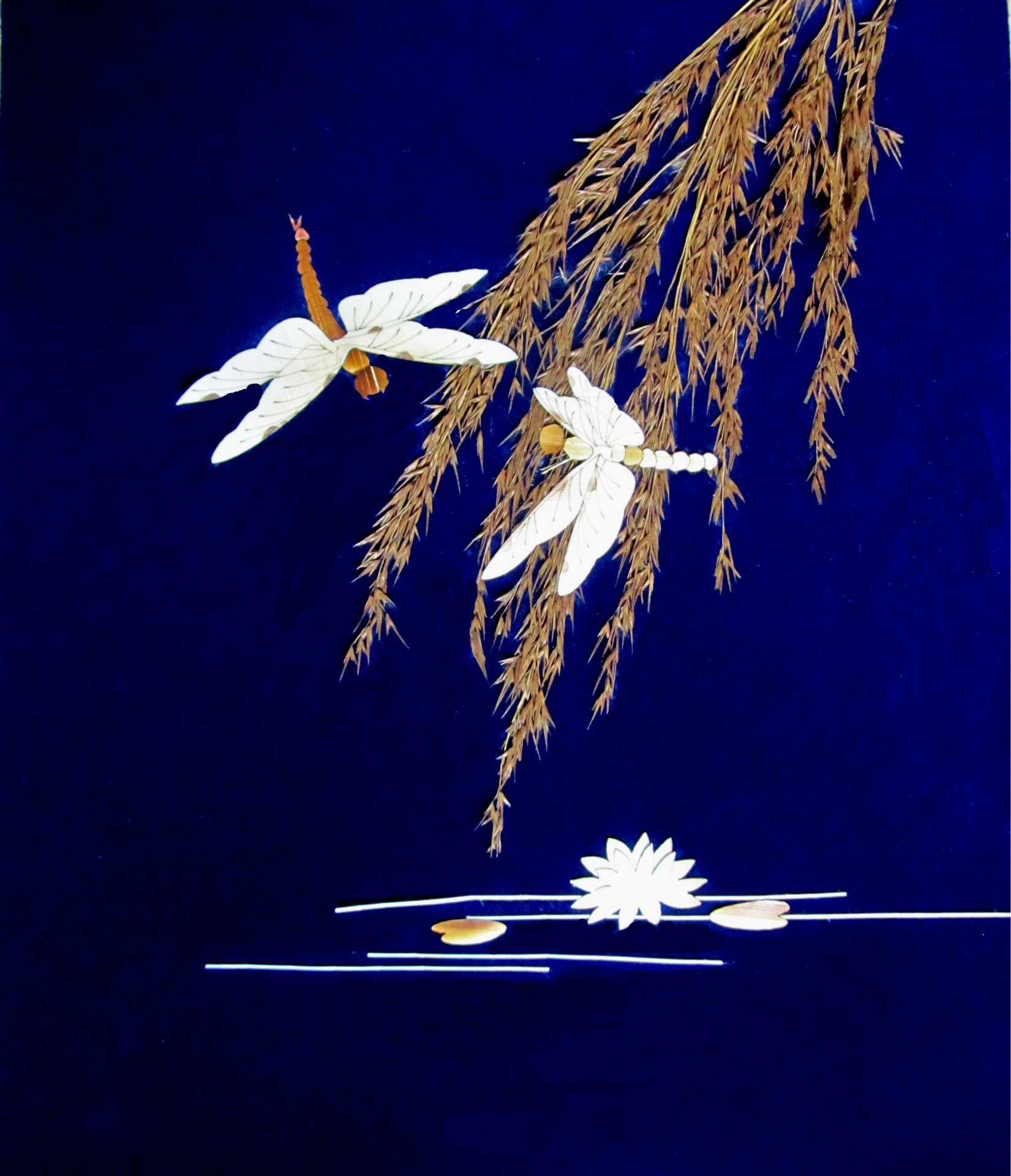 供应手工工艺品 纯手工 蓝绒布底麦秆画 芦苇画 绿洲 厂家批发