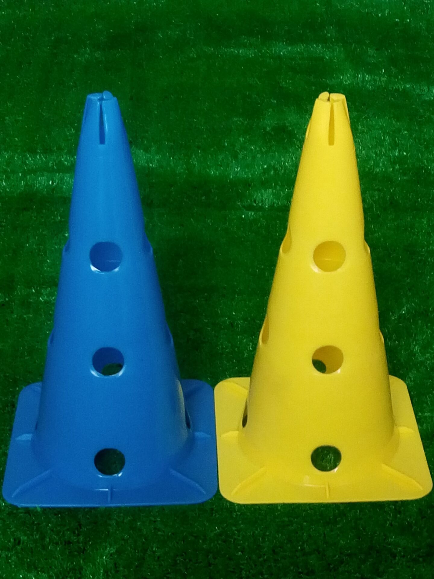 38方底带孔标志桶 pe环保材质 路障警示标 障碍物 足球辅助