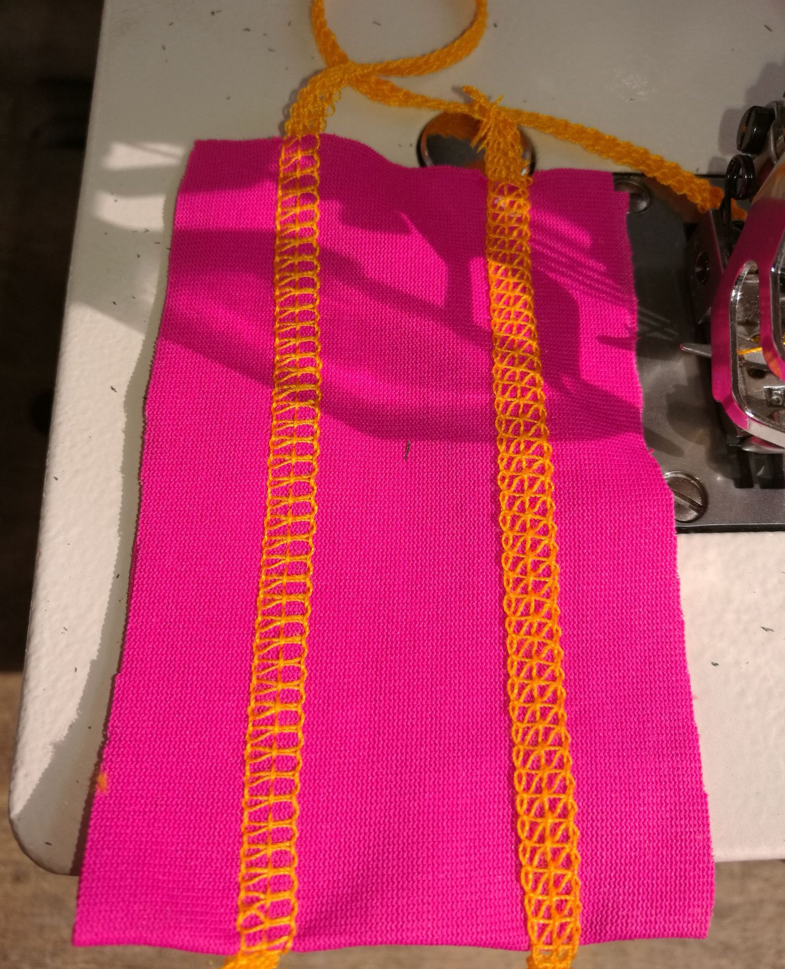 500三针五线高速绷缝机 飞马款t恤内衣运动衫的下摆折边用绷缝机