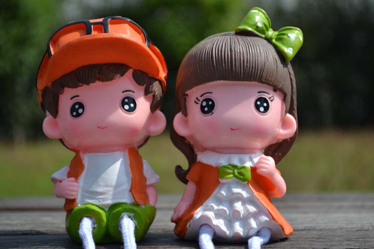 创意浪漫蝴蝶结情侣吊脚娃娃公仔电视柜橱窗摆件装饰礼物现货批发