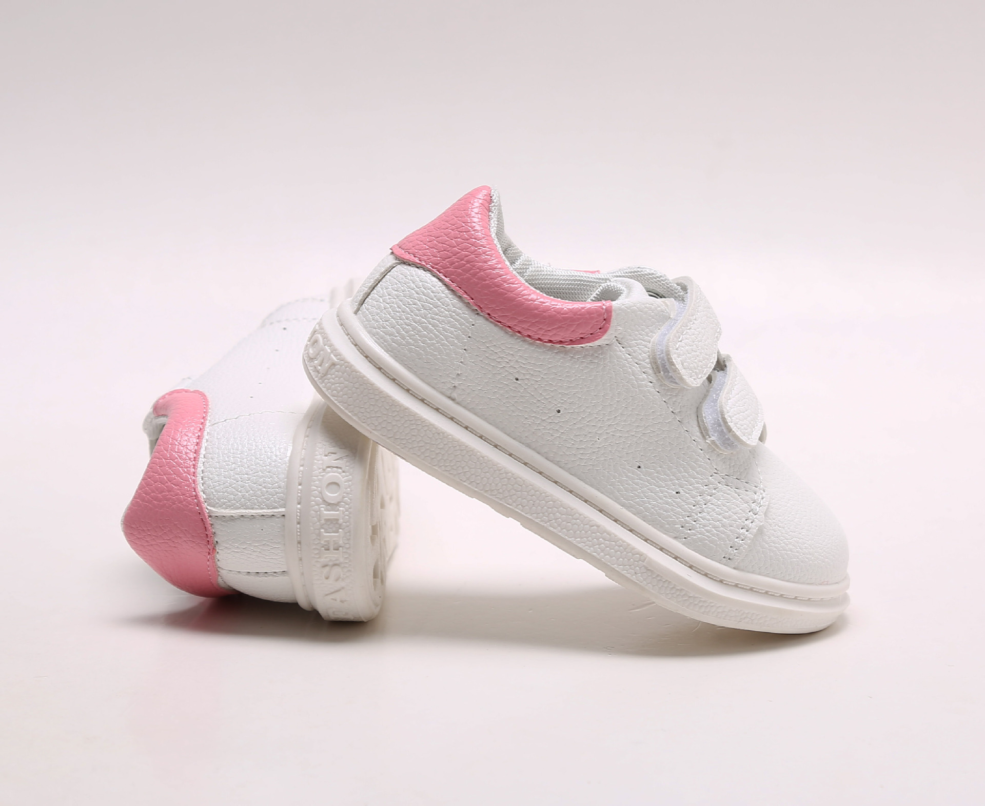 2018春季新款轻便小白鞋韩版爆款板鞋儿童休闲鞋厂家直销批发代发