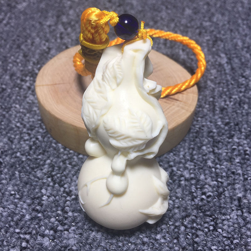 象牙果粉压雕刻葫芦手把件 汽车内饰挂件 文玩工艺品把件