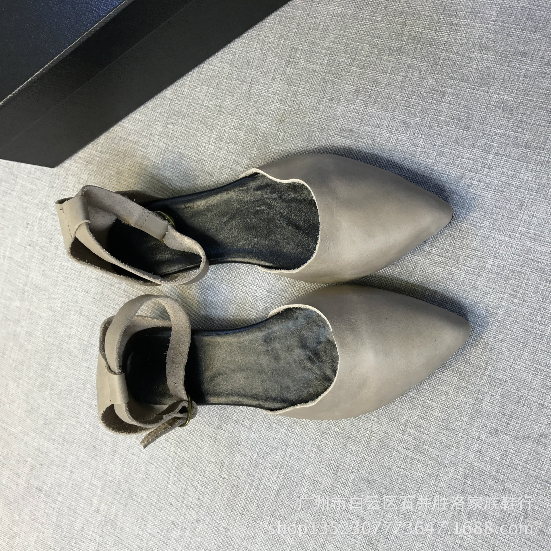 森女凉鞋尖头包跟一字平底广州女鞋批发一件代发