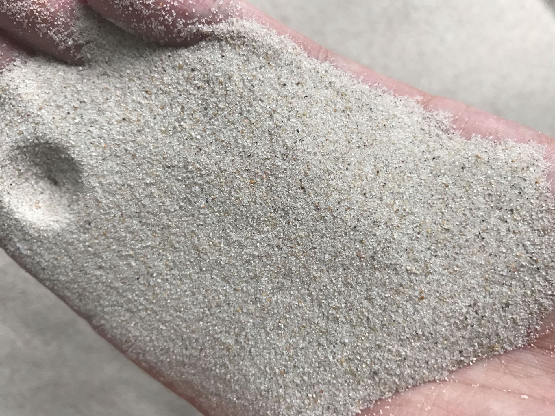 供应铸造用圆粒石英砂 质感砂 石油压裂石英砂