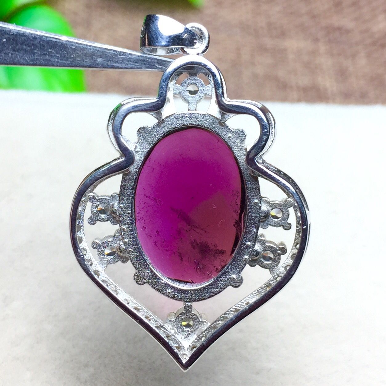 紫牙乌石榴石吊坠 纯银包边 晶体 精品石榴石 实拍