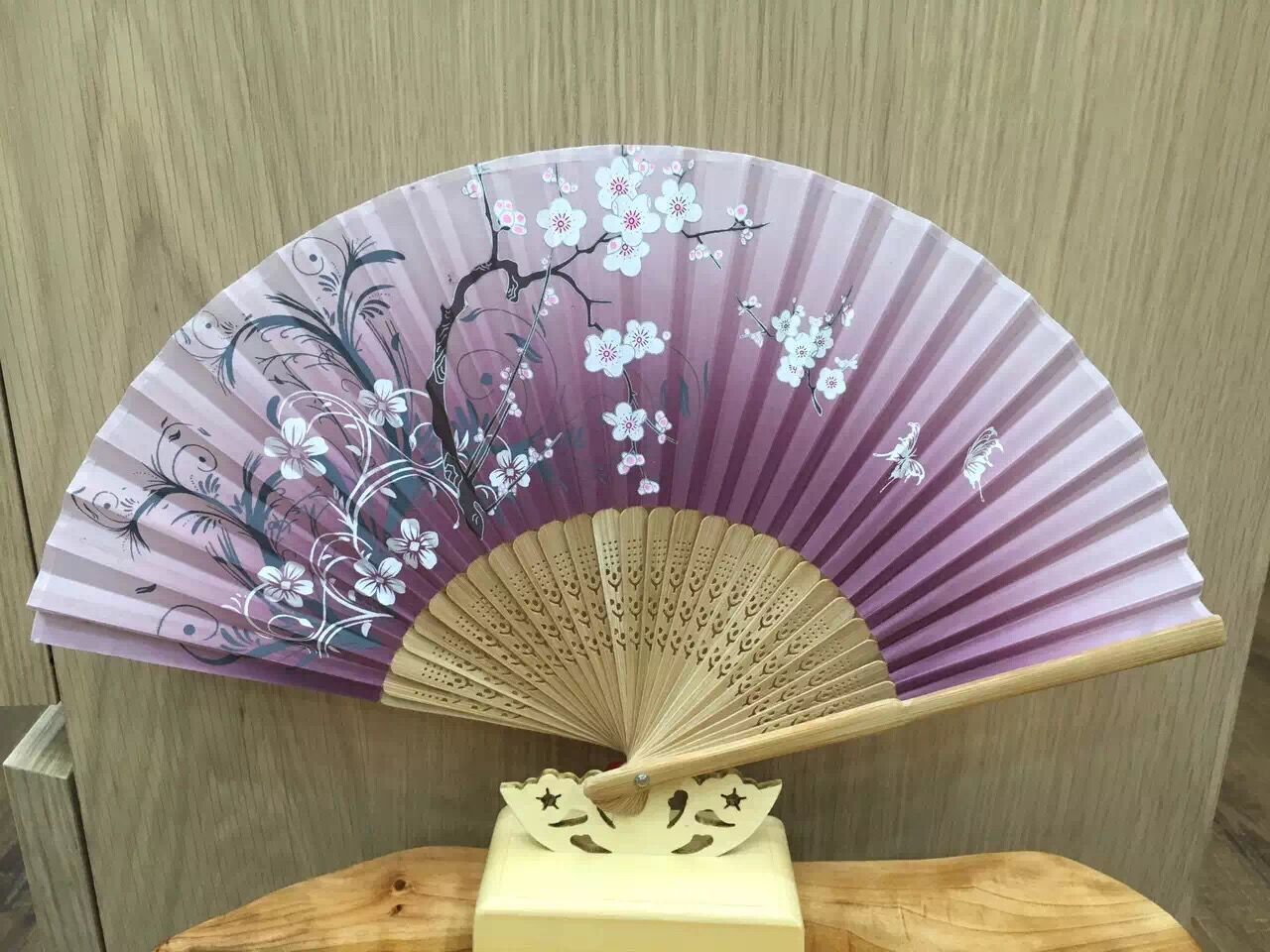 二青批发丝绸女士折叠和风日式一笑梅古典绢布夏季旅游风景区扇子