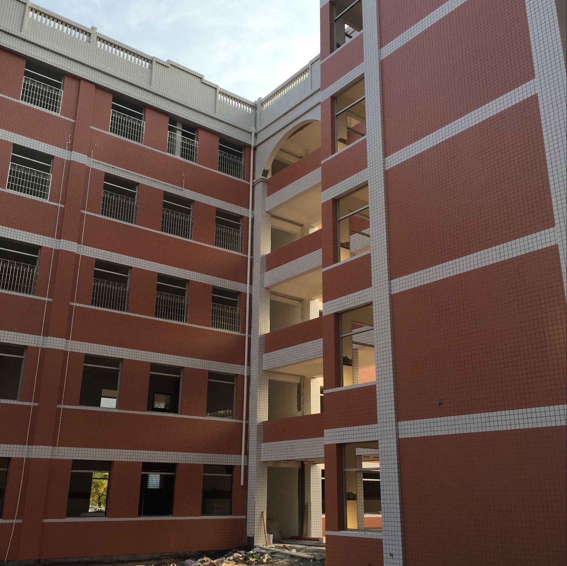 厦门莲前小学铝合金门窗项目