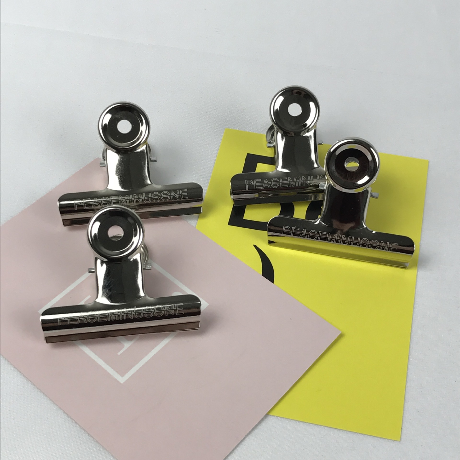 2016gd权志龙韩国pmo同款peaceminusone字母金属夹子装饰