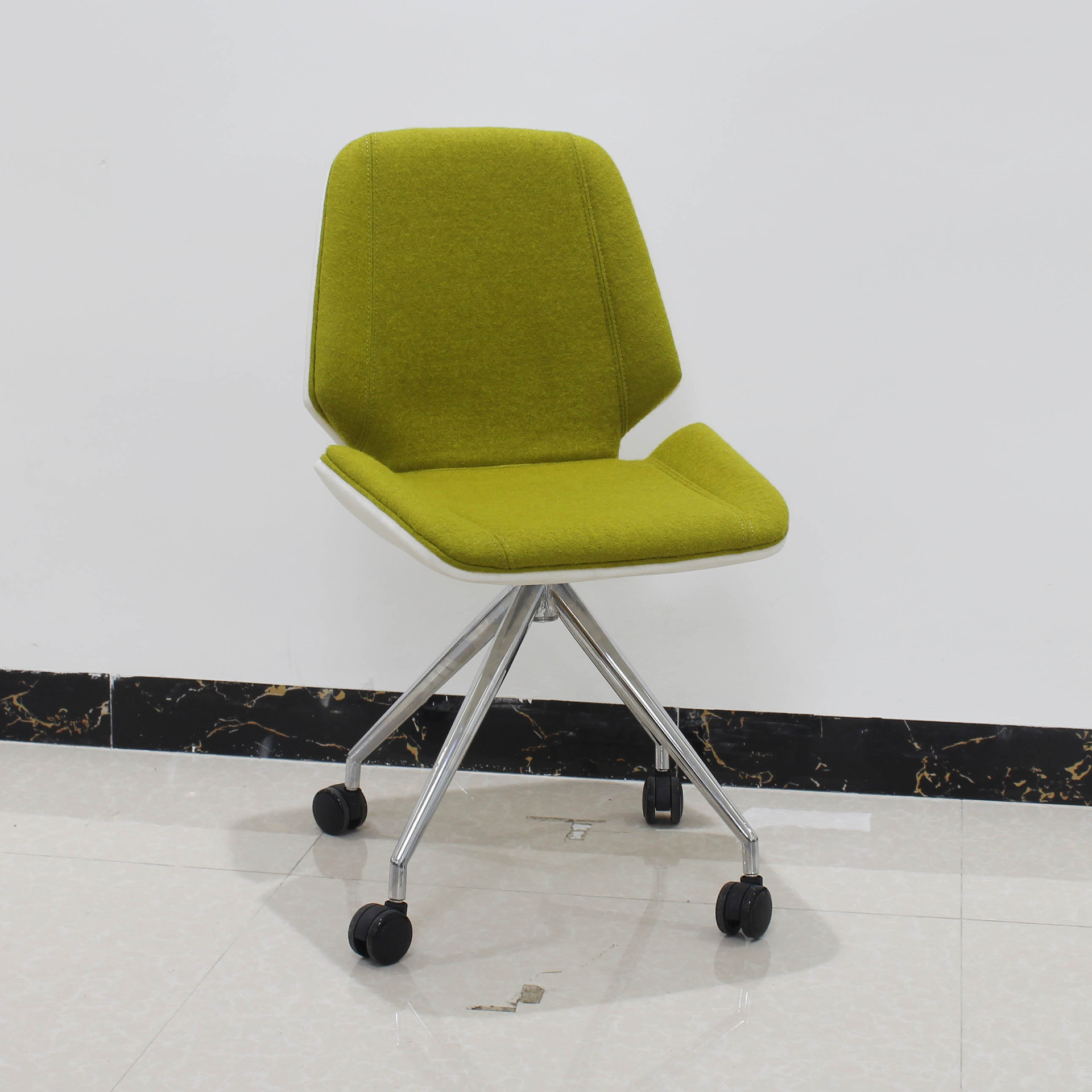 厂家直销 欧美风餐厅 办公室 绿色绒布电镀四星脚休闲椅