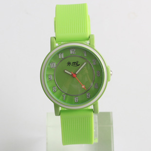 硅胶绿色手表