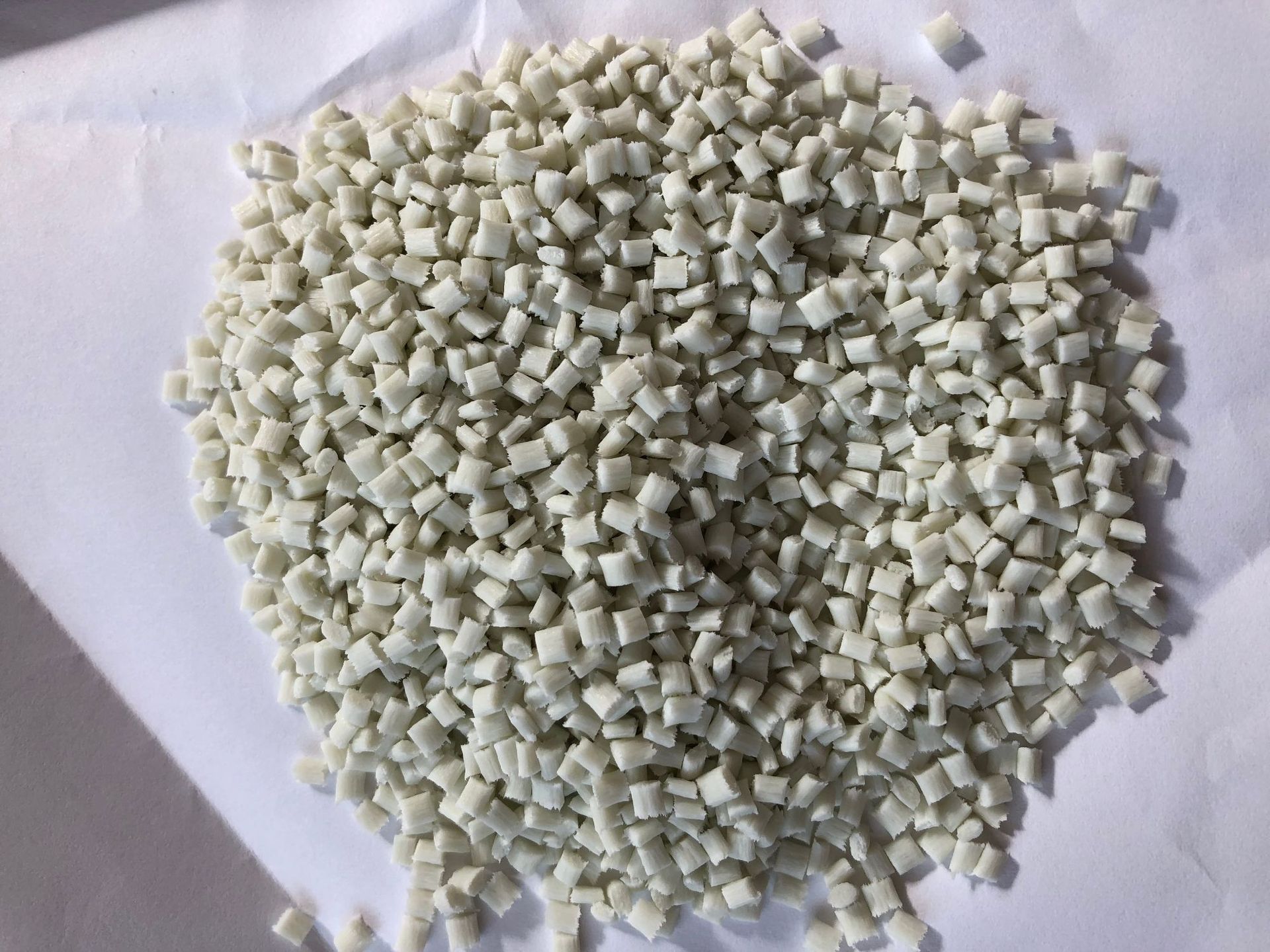 厂家供应本色一级双六尼龙66增强尼龙66pa66gf25本色双六尼龙回料