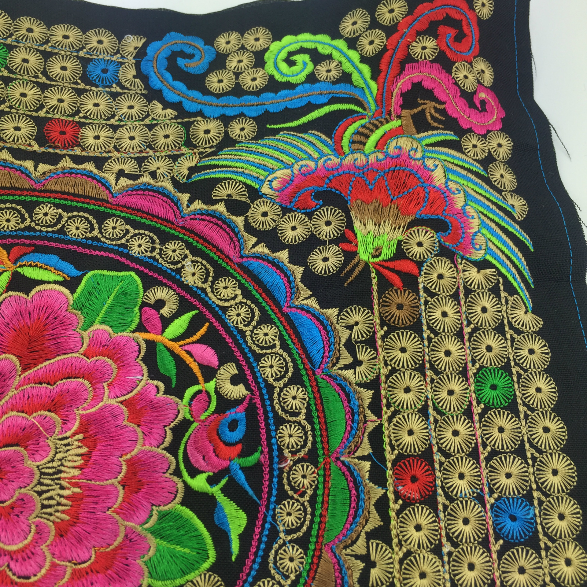 新款服装辅料_凤凰民族绣片 高质量箱包抱枕服装辅料 电脑绣花 批发