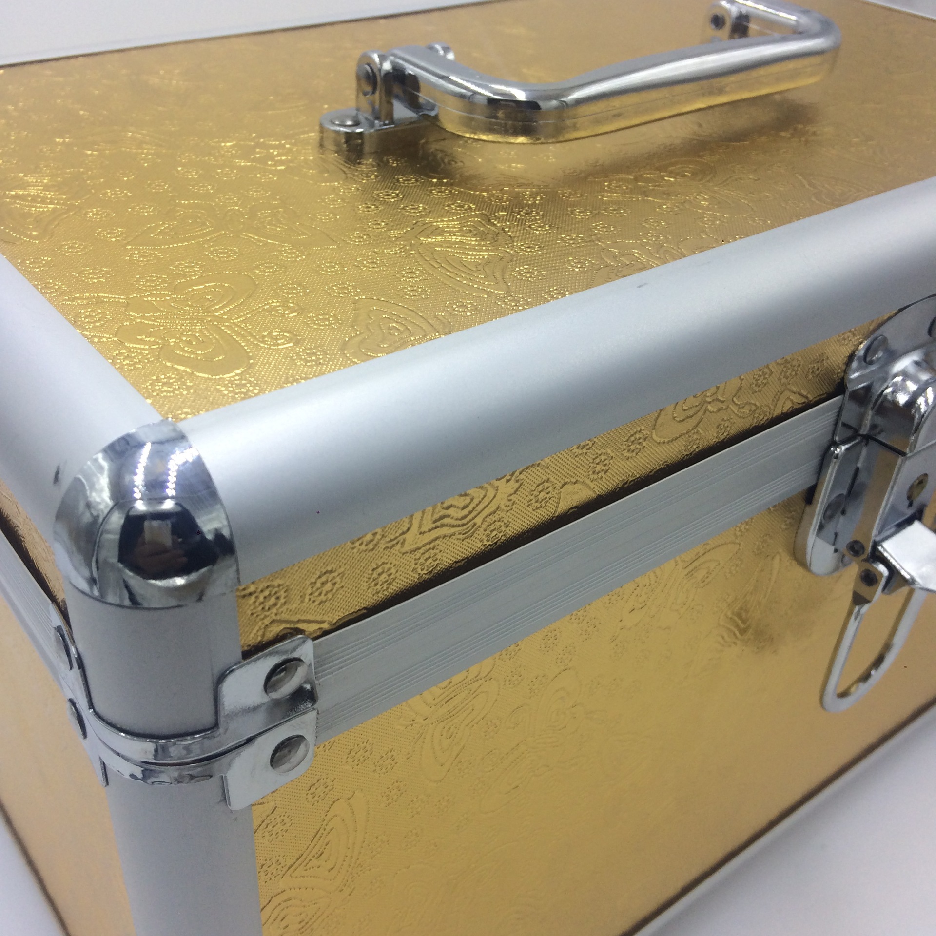 铝合金工具箱技师箱 桑拿沐足工具箱 结银色紫色金色化妆箱美容