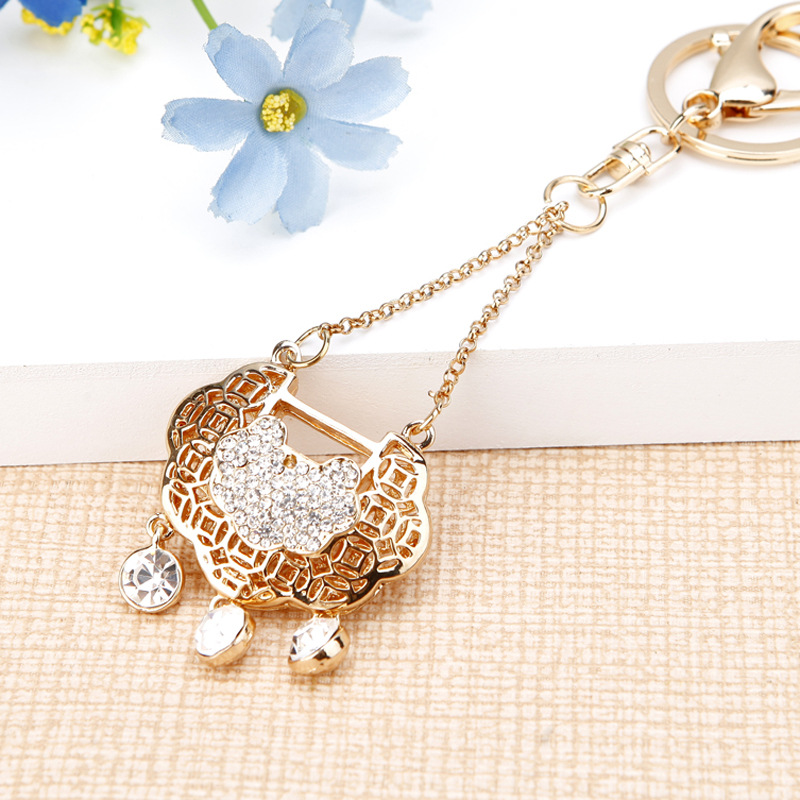 中国风水钻长命锁汽车钥匙扣女包挂件钥匙链圈金属商务小礼品批发