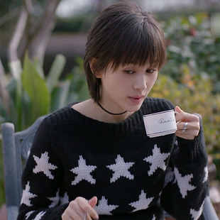 欢乐颂2王子文曲筱绡同款五角星星印花黑色毛衣韩版套头针织衫女