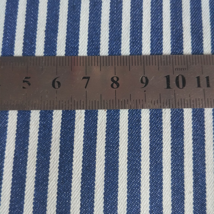 现货供应弹力色织牛仔条纹面料蓝白条牛仔布服装鞋帽箱包面料