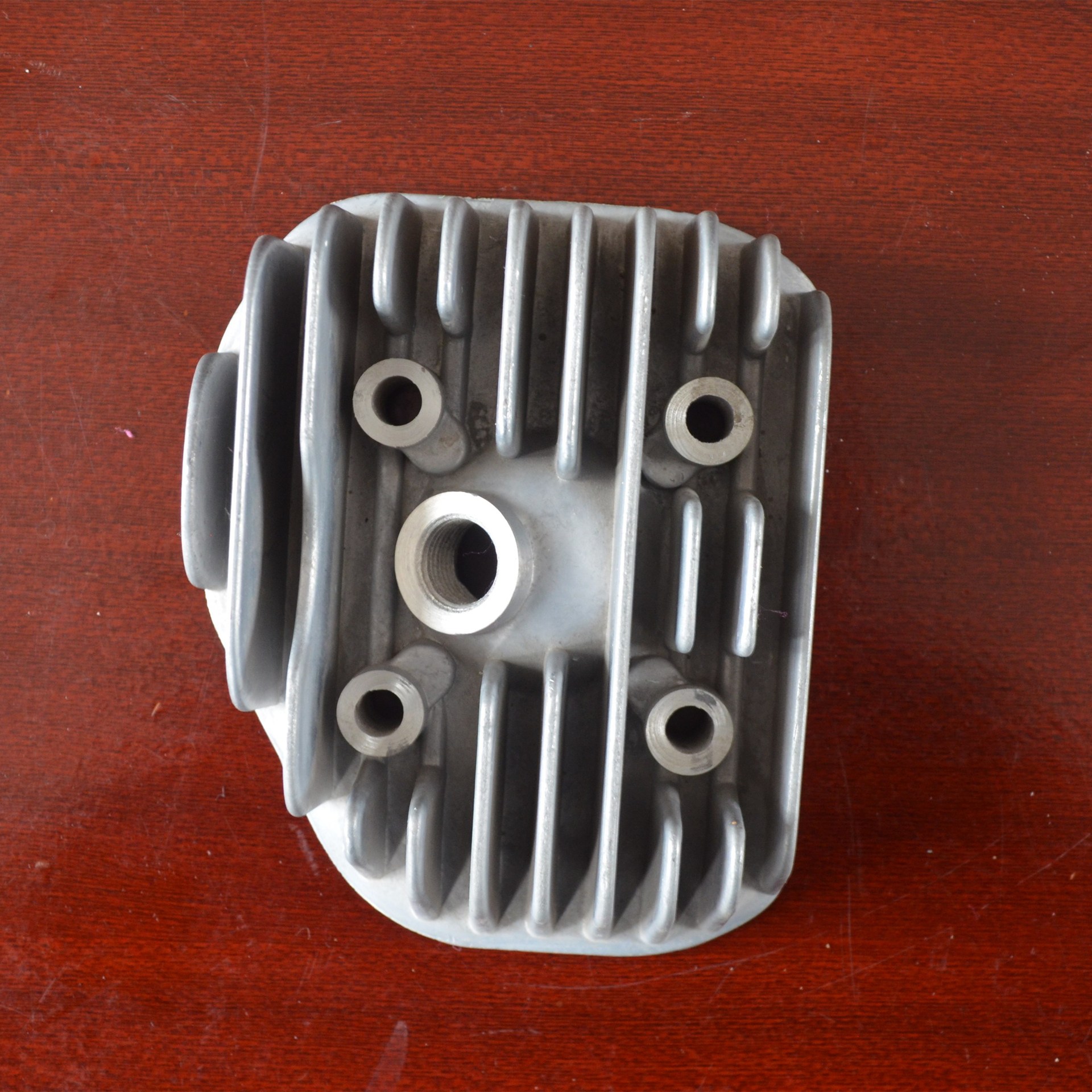 供应摩托车汽缸盖