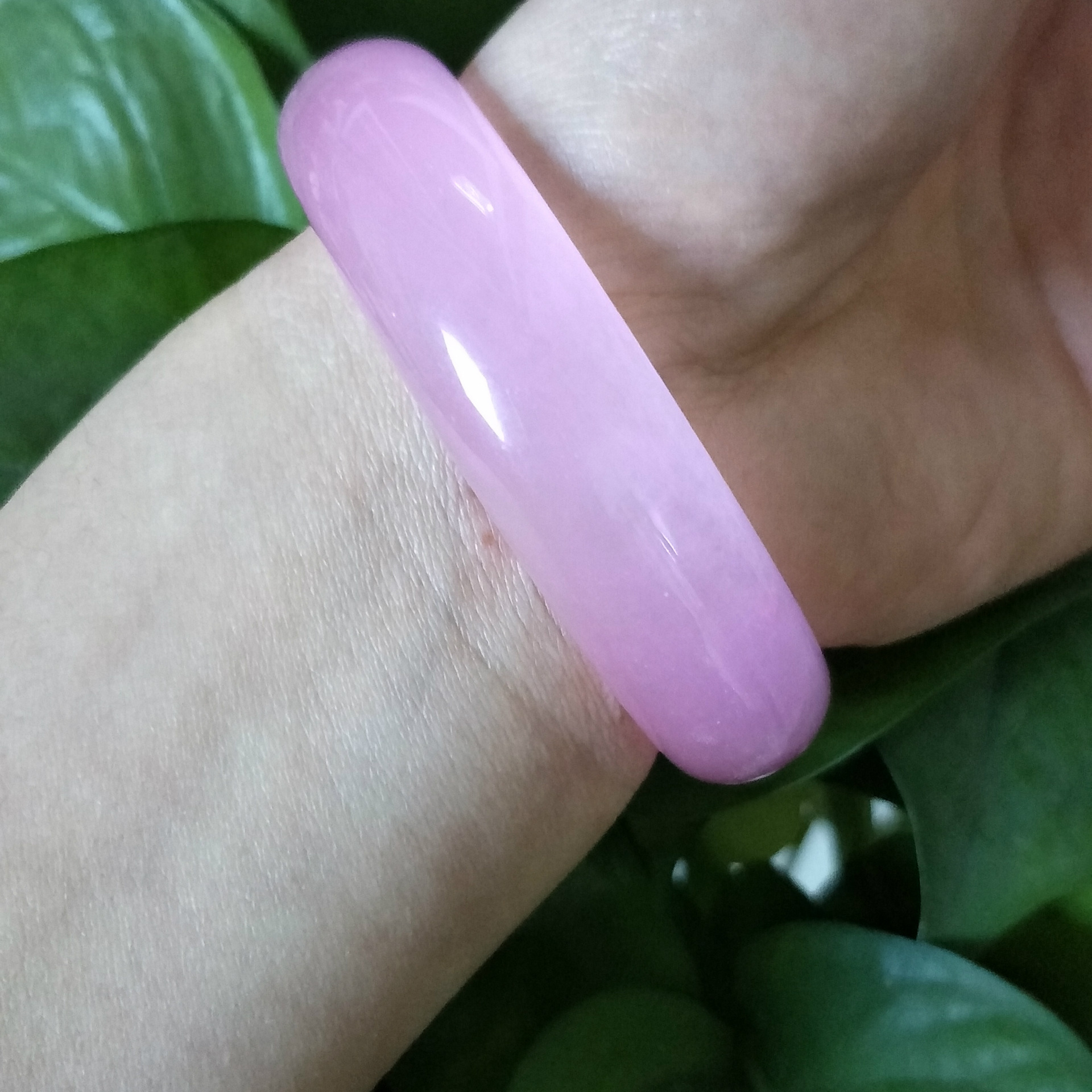 厂家直销天然玉器石英岩手镯 天然冰底粉色玉石手镯冰透玉镯