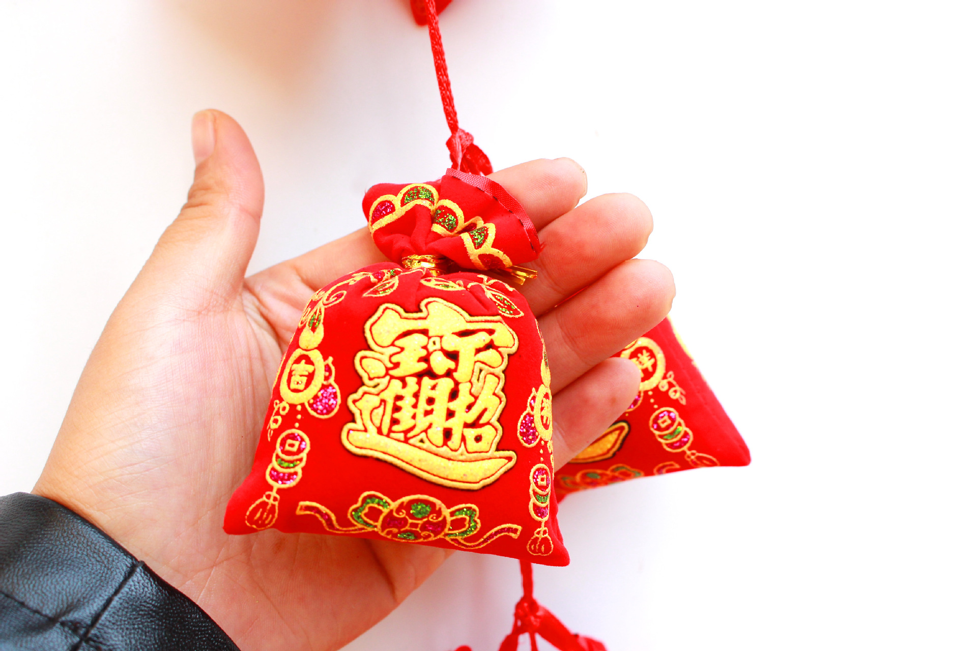 厂家直销精美16头印花钱袋挂件绒布香包挂串福字春节元旦喜庆装饰