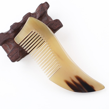 梳玥天然牛角梳子小号便携翘尾牛角梳顺发工艺品美妆工具定制批发
