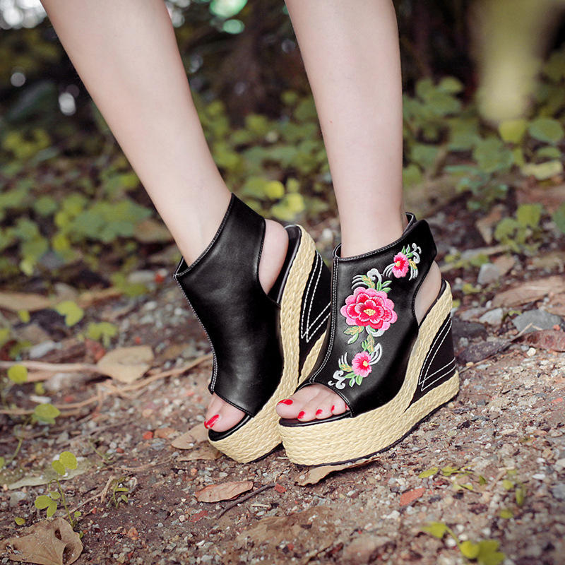 杋侣民族风绣花女鞋凉鞋鱼嘴鞋女2020新款防水台高跟坡跟凉鞋广州