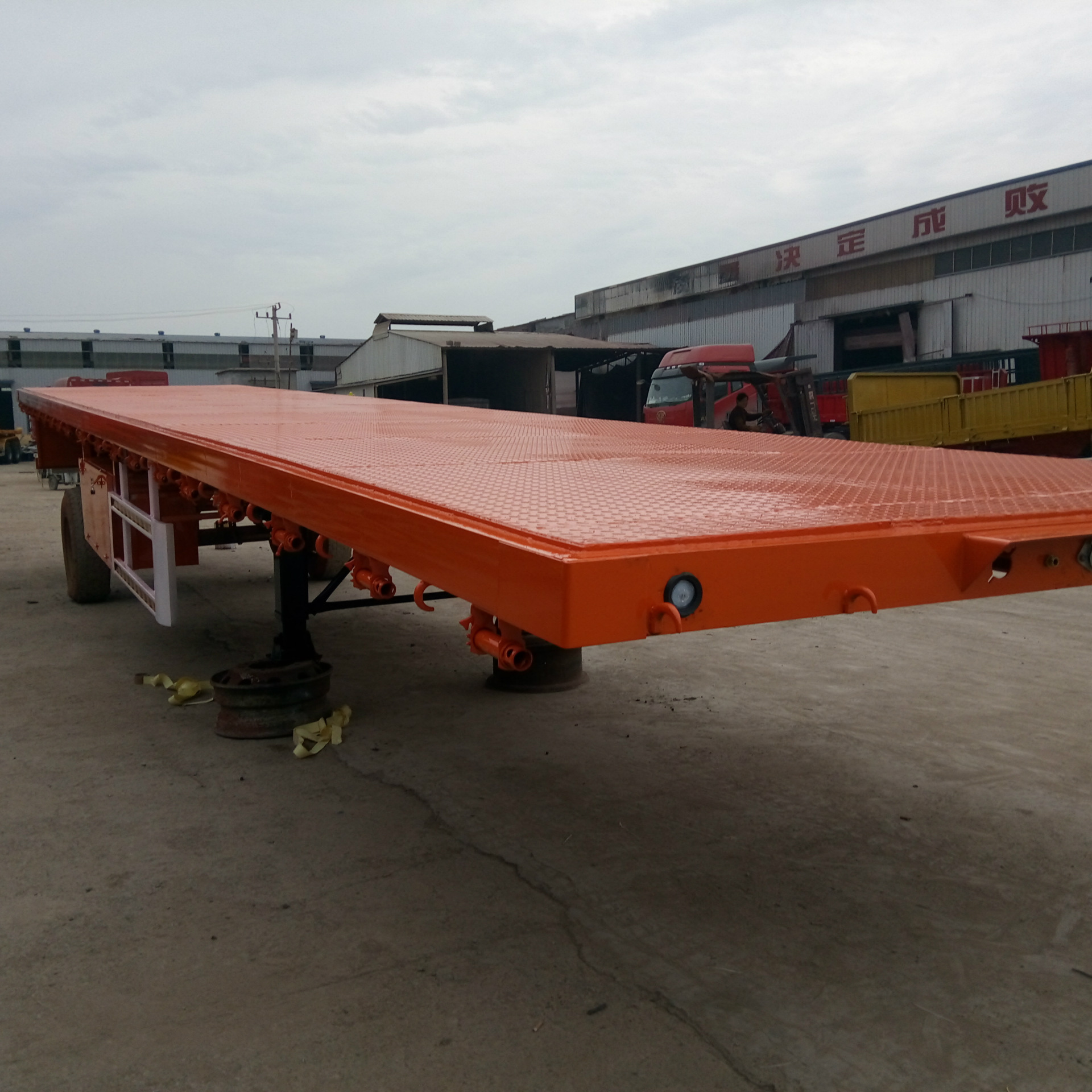 新式推出集装箱骨架车 40英尺集装箱骨架车价格 集装箱半挂车